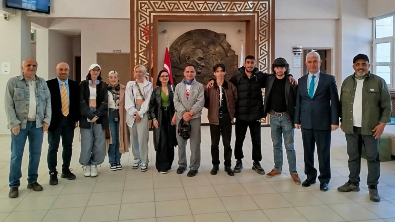 Ali Akkanat Sanat Galerisi’nde “Beyşehir” temalı sergi açıldı